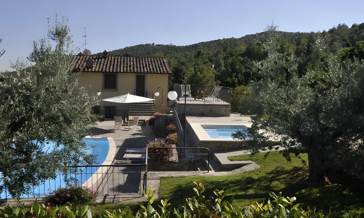 Civitella in Val di Chiana Apartment | Apartment 'Casa Padronale - Podere Del Griccia' with Pool, Wi-Fi and Air Conditioning
