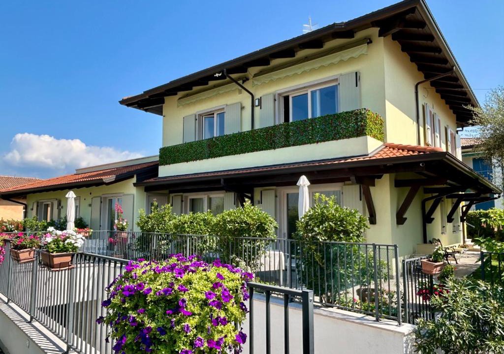 Cisano Apartment | Appartamenti Rossini