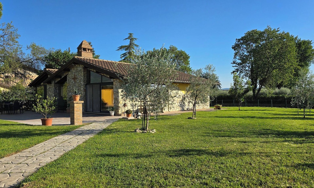 Santa Maria degli Angeli Villa | AT ALICE'S HOUSE IN ASSISI Villa for rent in Assisi