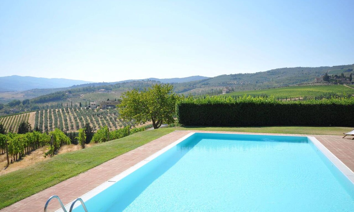San Casciano in Val di Pesa Apartment | Beautiful apartment with pool, WIFI, TV, pets allowed and panoramic view, close to Greve In Chia.