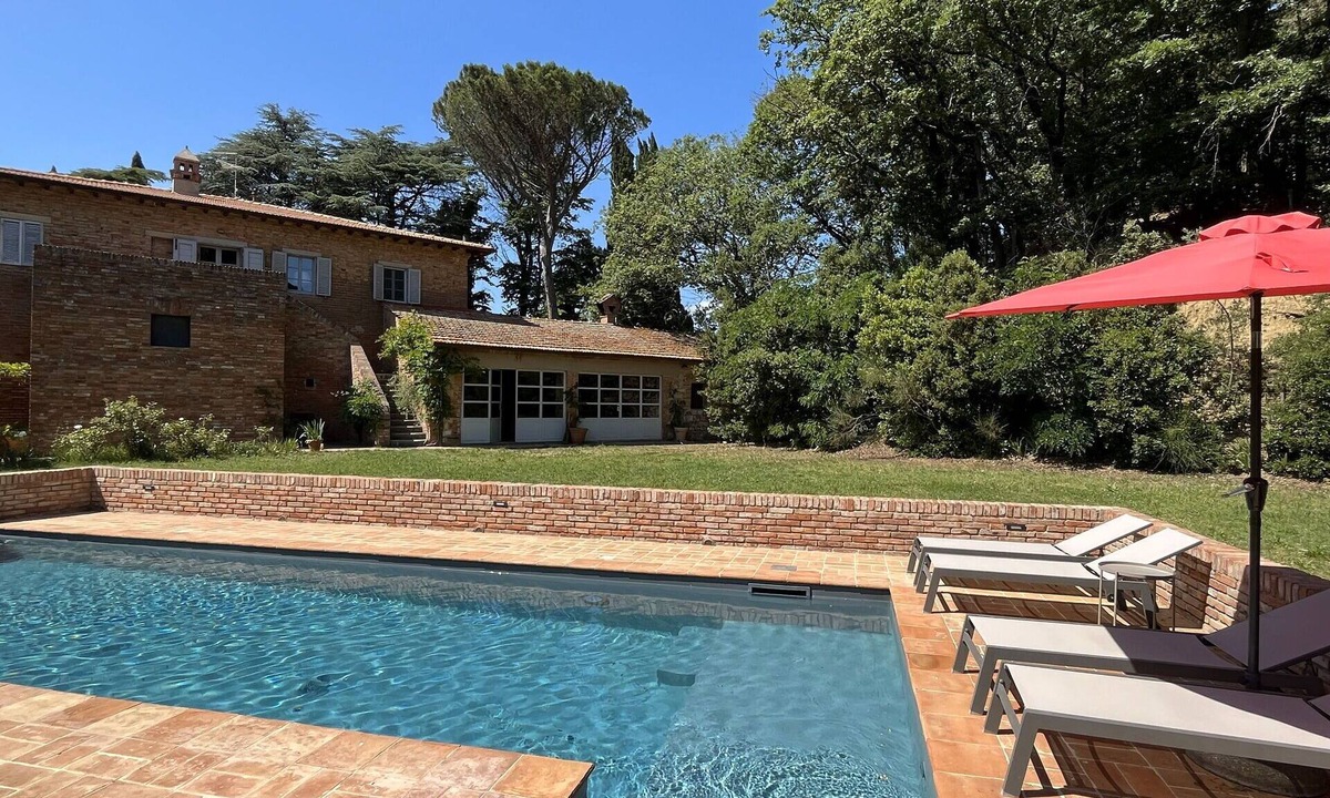 Citta della Pieve Villa | Beautiful private villa for 14 people with hot tub, sauna, WIFI, private pool, TV and pets allowed