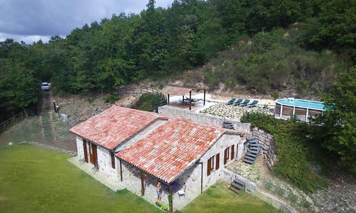 Acqua Loreto Cottage | Casa Carina, a cozy cottage w/pool. The ideal locaton for relaxation in Umbria