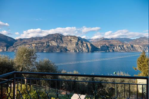Castelletto Apartment | Esperia Apartment by Gardenjoy