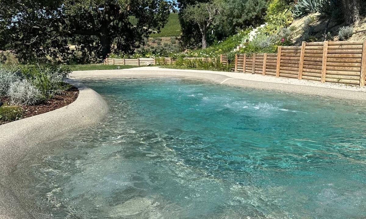 Massignano House | Farmhouse with pool in the hills 5 km from Cupra Marittima.