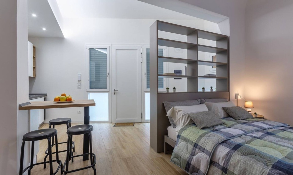 Saragozza-Porto Apartment | GuestHost - We are located on the ground floor of a building with an independent entrance.Open space studio of 37 square meters of space, comfortably accommodates 2 people.The apartment is located 5 minutes by car from the Renato dall'Ara stadium.Zaragoz