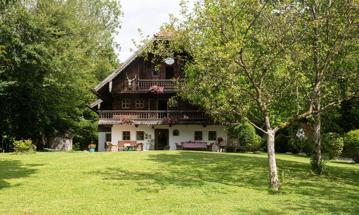 Tiefgraben House | Haus Irrsee - Charming and Unique Austrian House right by the Irrsee & Mondsee