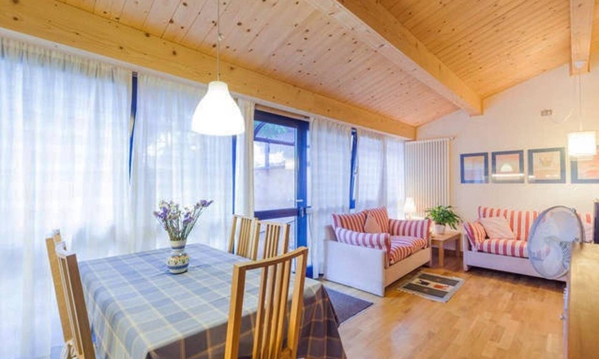 Arcugnano Apartment | Il Trifoglio: group stays surrounded by nature and poolside relaxation