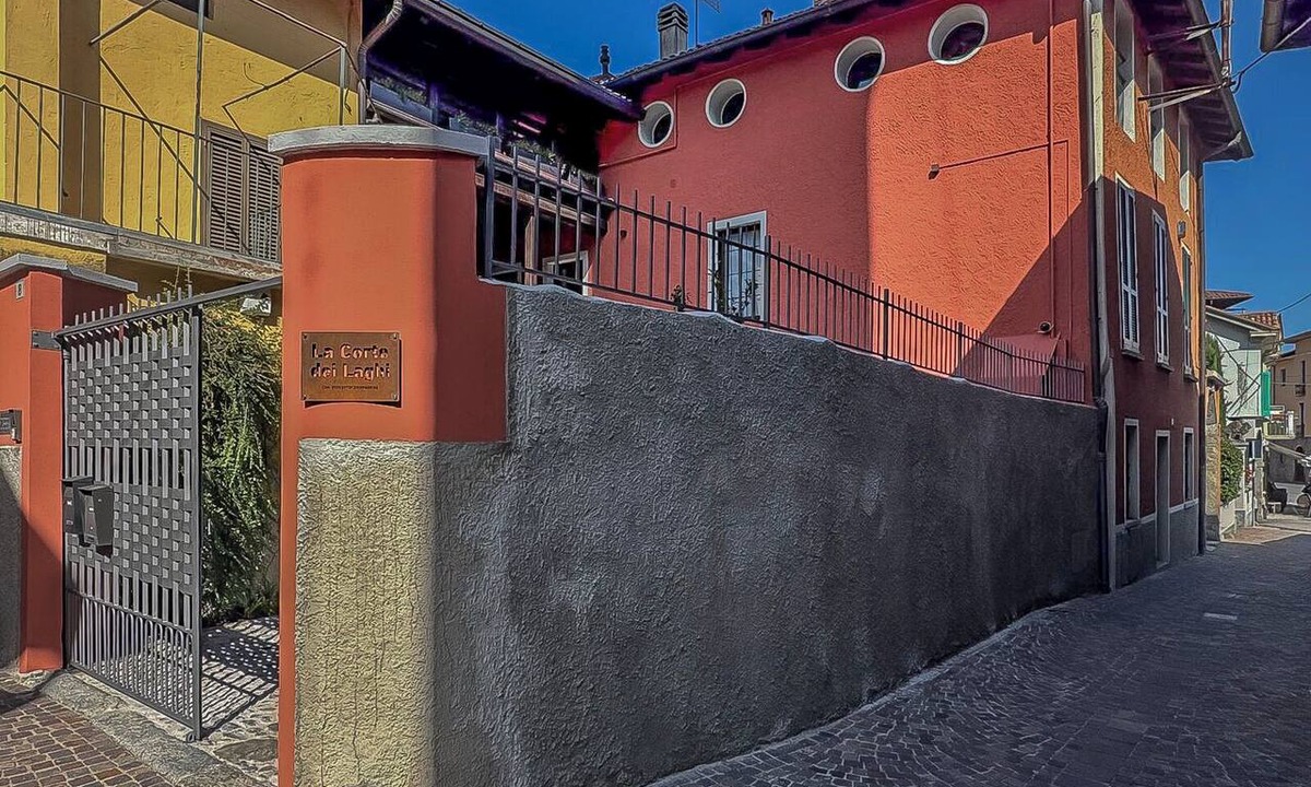 Pusiano Apartment | La Corte dei Laghi. Luxury homestay in the heart of the Italian Lake District.