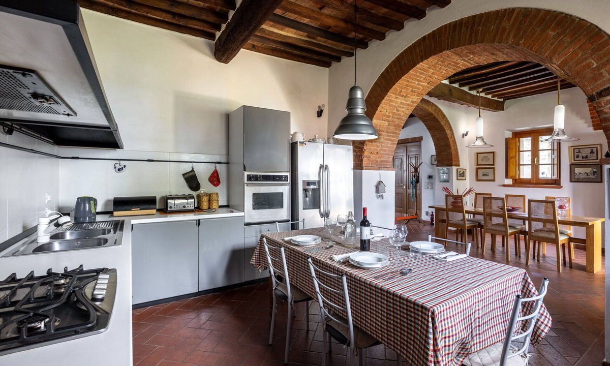 Pienza House | Lovely apartment in villa for 6 guests with WIFI, A/C, TV and veranda, close to Montepulciano