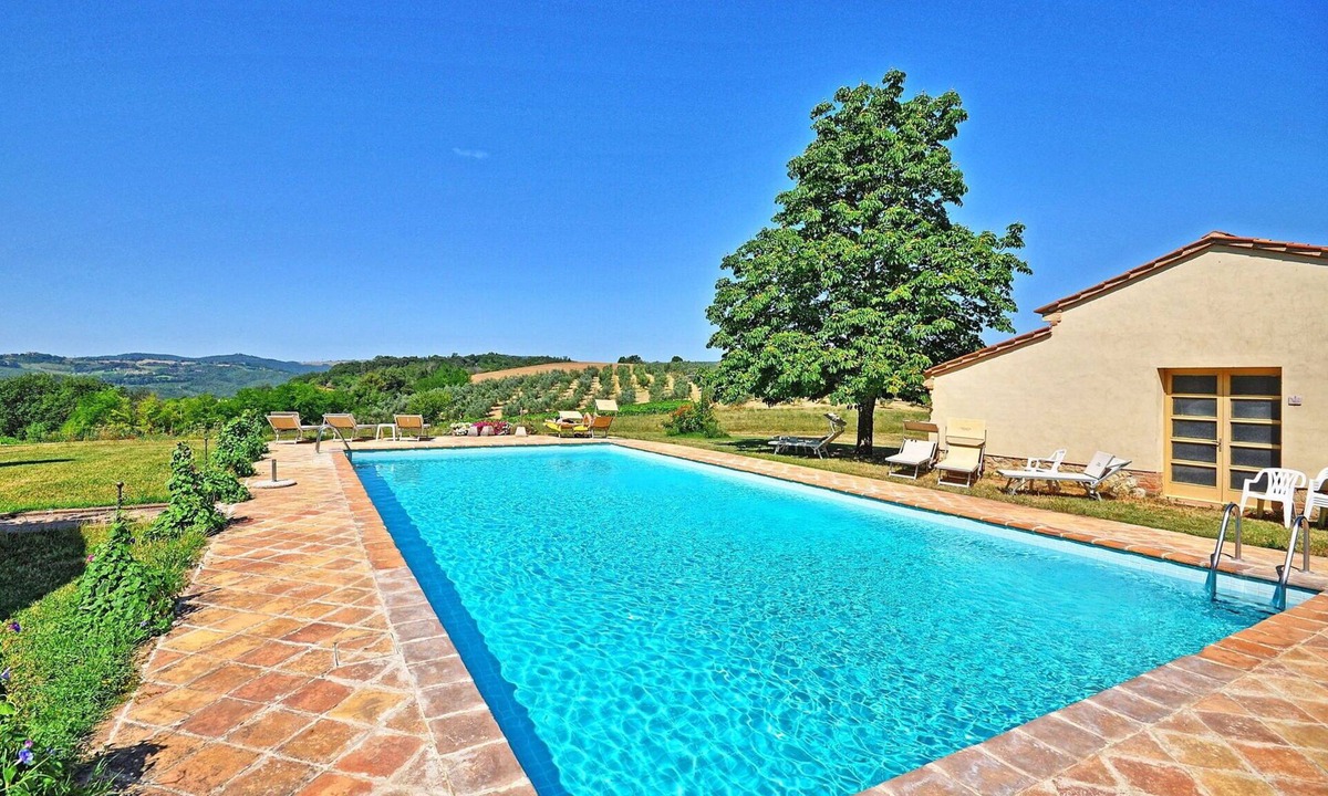 San Gimignano Apartment | Lovely apartment for 4 people with pool, A/C, WIFI, TV and panoramic view