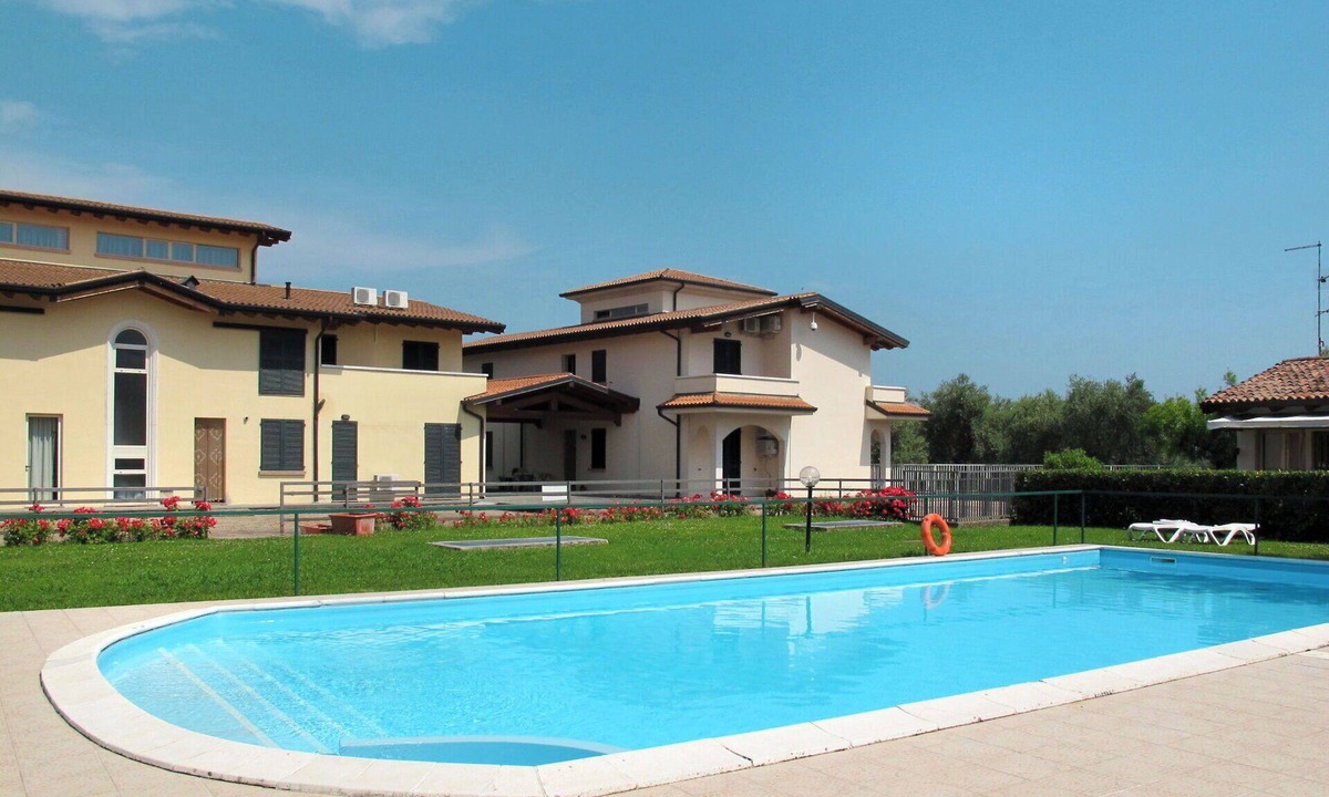 Cunettone-villa Apartment | Nice apartment for 6 people with A/C, pool, WIFI, TV, patio and pets allowed