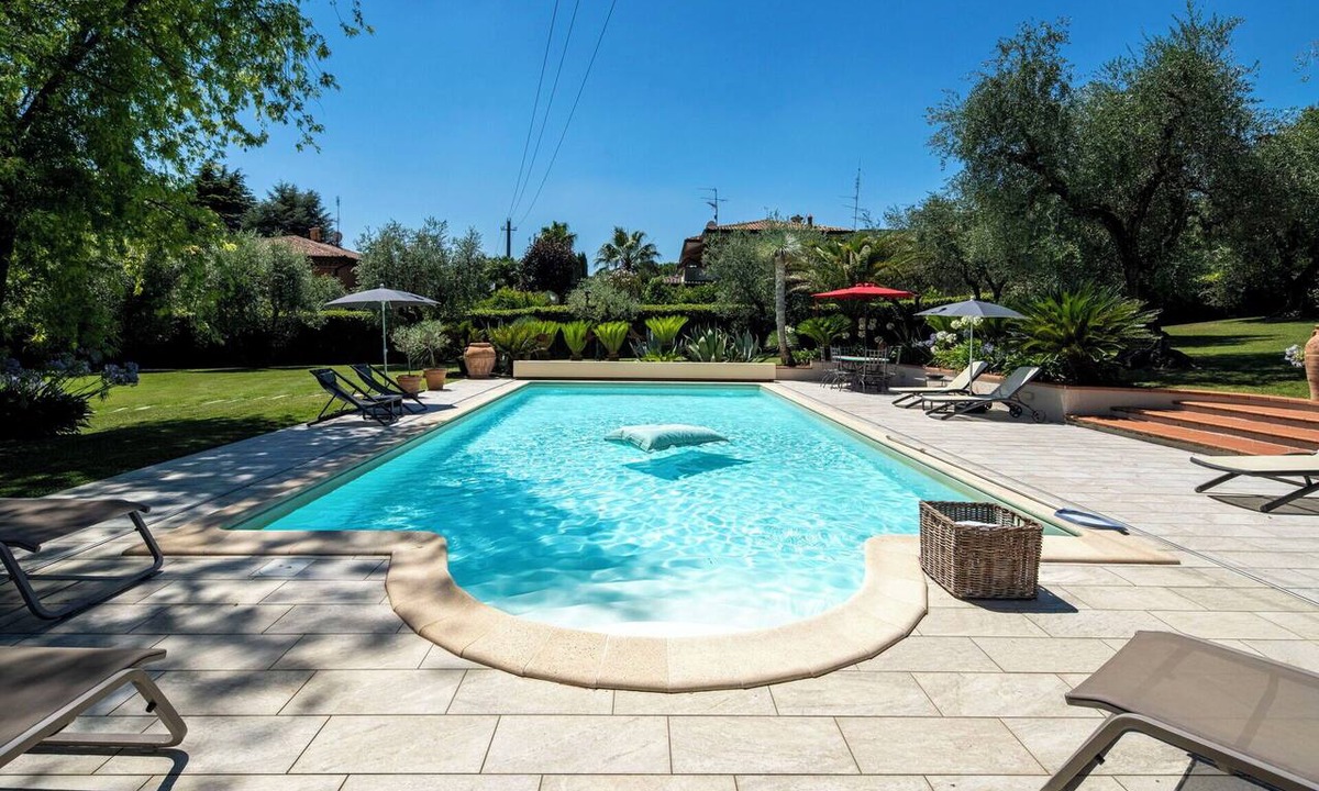 Padenghe sul Garda Villa | Private Villa with private pool, WIFI, sauna, A/C, veranda, panoramic view, close to Sirmione