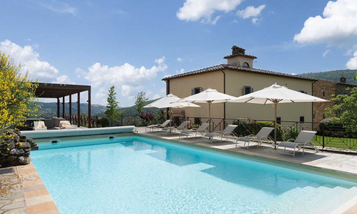 Subbiano Villa | Private Villa with hot tub, WIFI, private pool, A/C, TV, patio, panoramic view, close to Arezzo