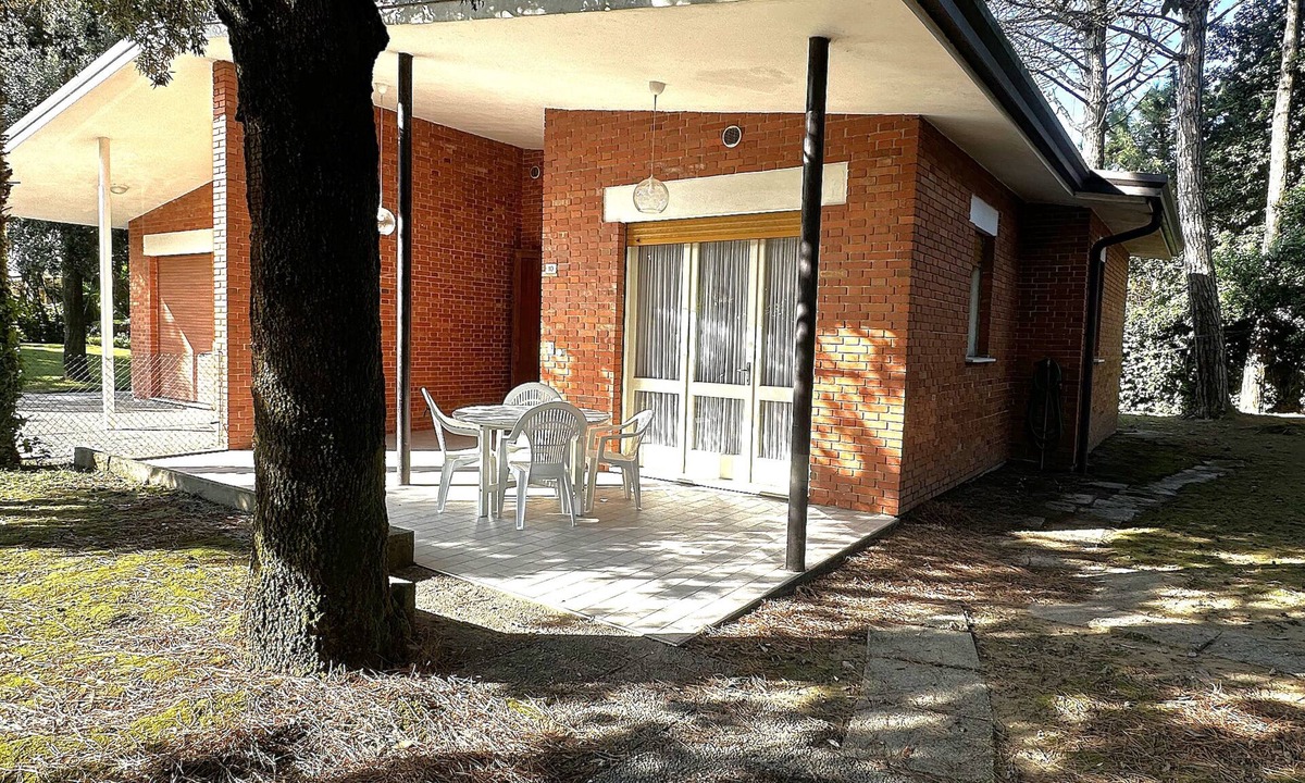 Bibione Pineda Villa | Relaxing villa with garden surrounded by nature