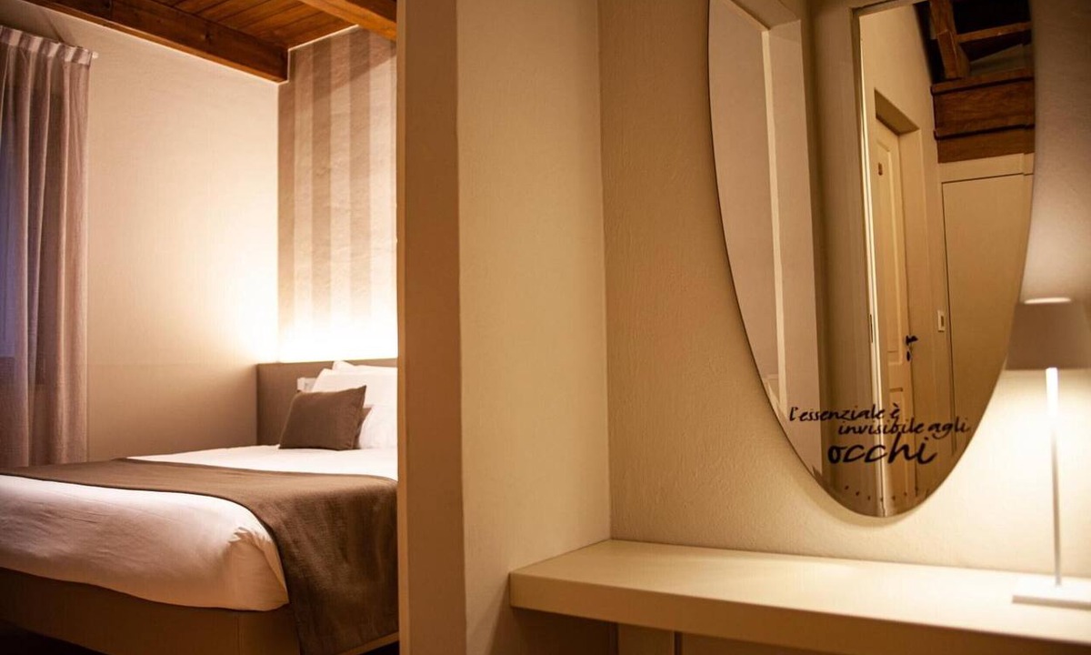 Longiano Apartment | Room 'Resort Villa Paola - Camera Tordo' with Sea View, Wi-Fi and Air Conditioning