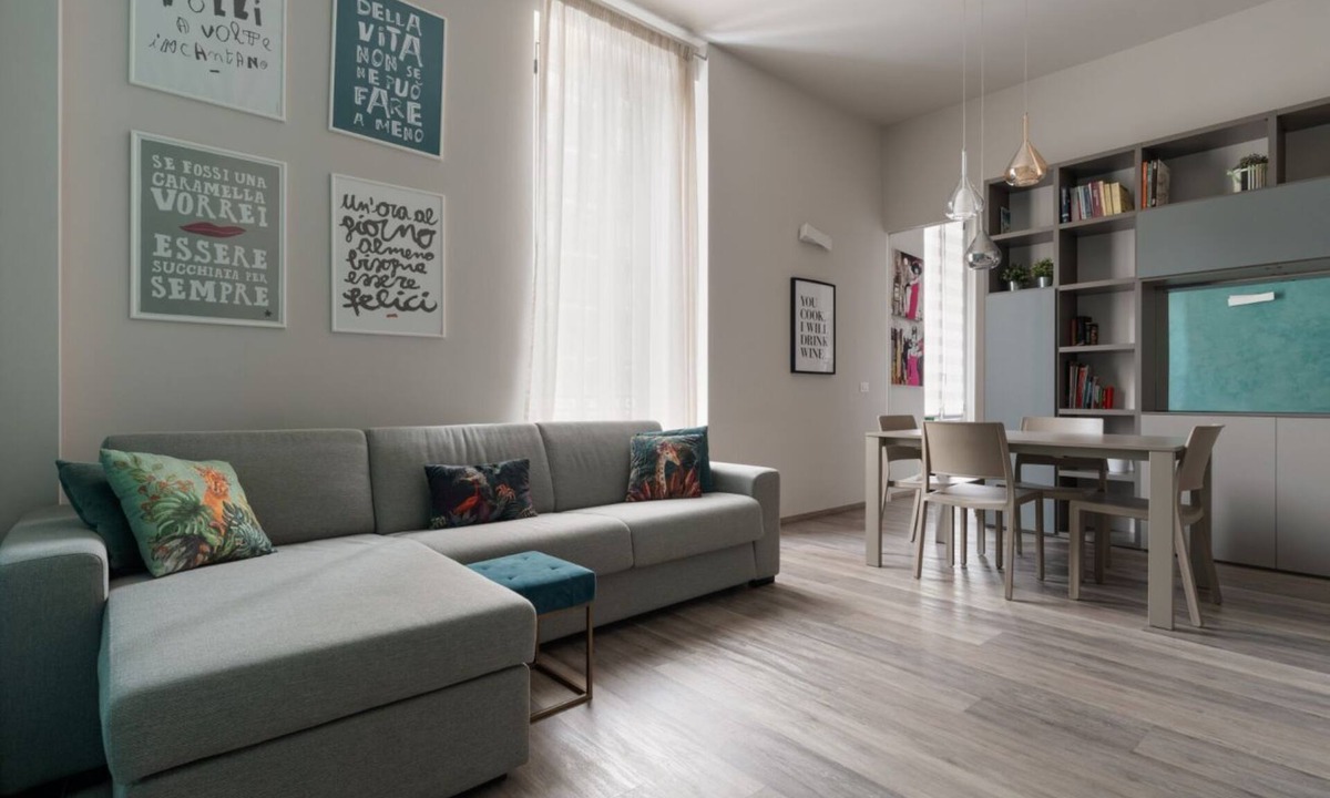 Zona Farini Apartment | Spacious and elegant 74m2 apartment, ideal for 4 people, located on the first floor of a building with lift.The accommodation is located in Viale Stelvio, a key and well-connected area that connects the residential and commercial area of ​Viale Zara