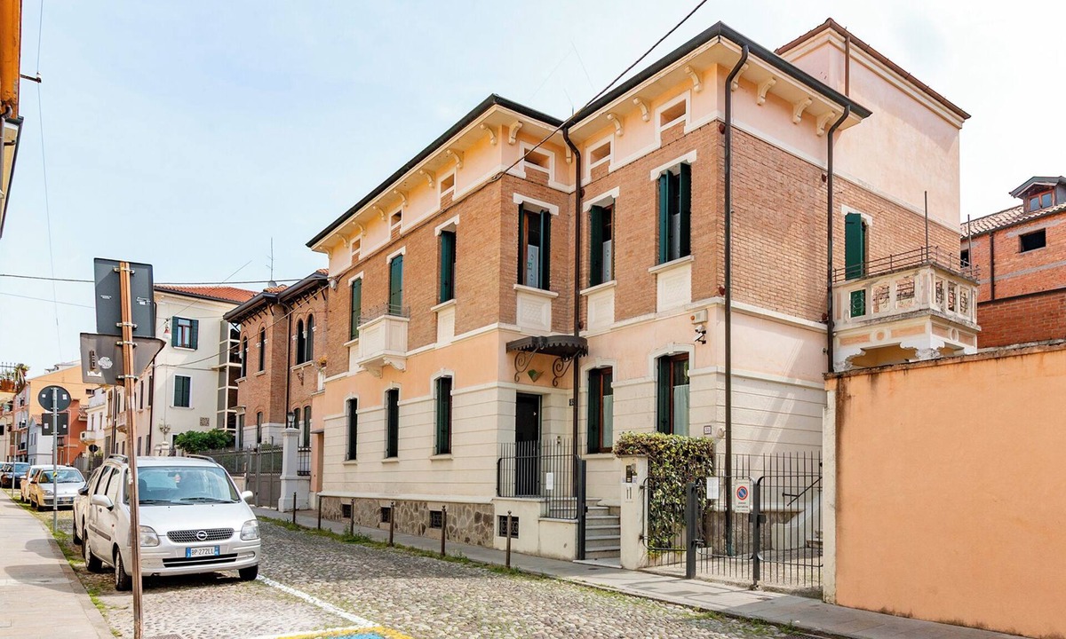City Center Padova Apartment | Spacious elegant central apartment, 10 minutes from Prato della Valle