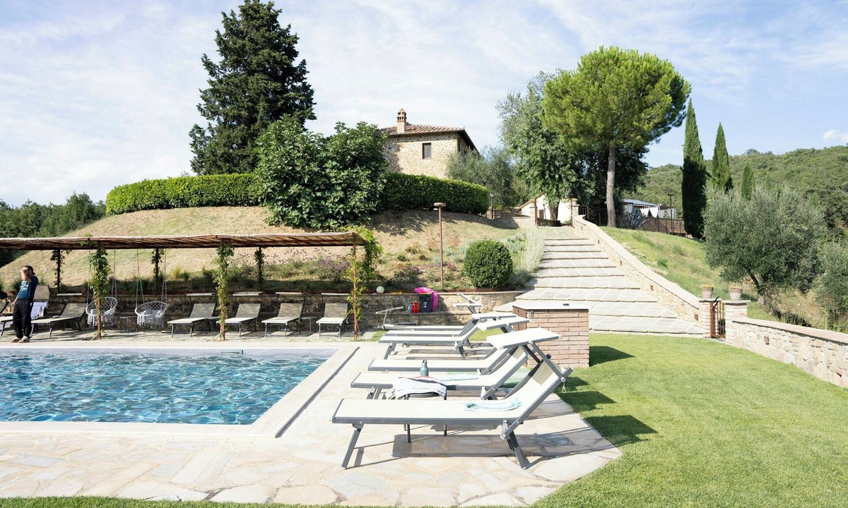 Panicale House | Stone villa overlooking Panicale vineyards