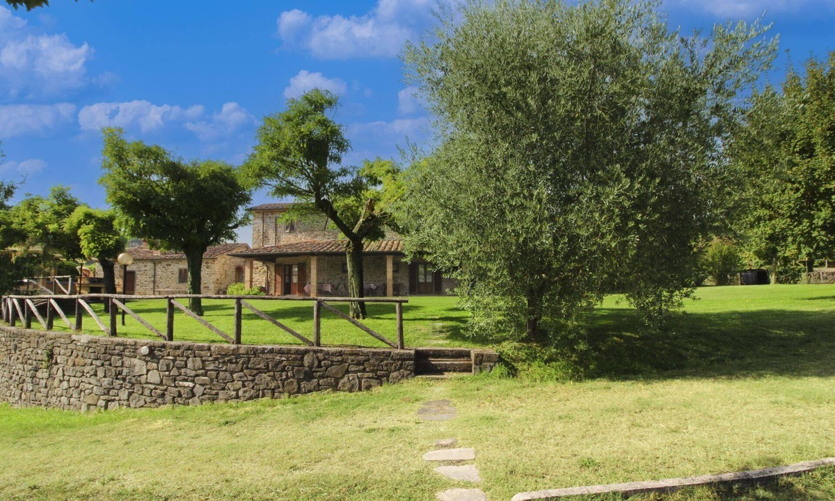 Subbiano Villa | Stunning private villa for 10 people with private pool, WIFI, A/C and TV, close to Arezzo