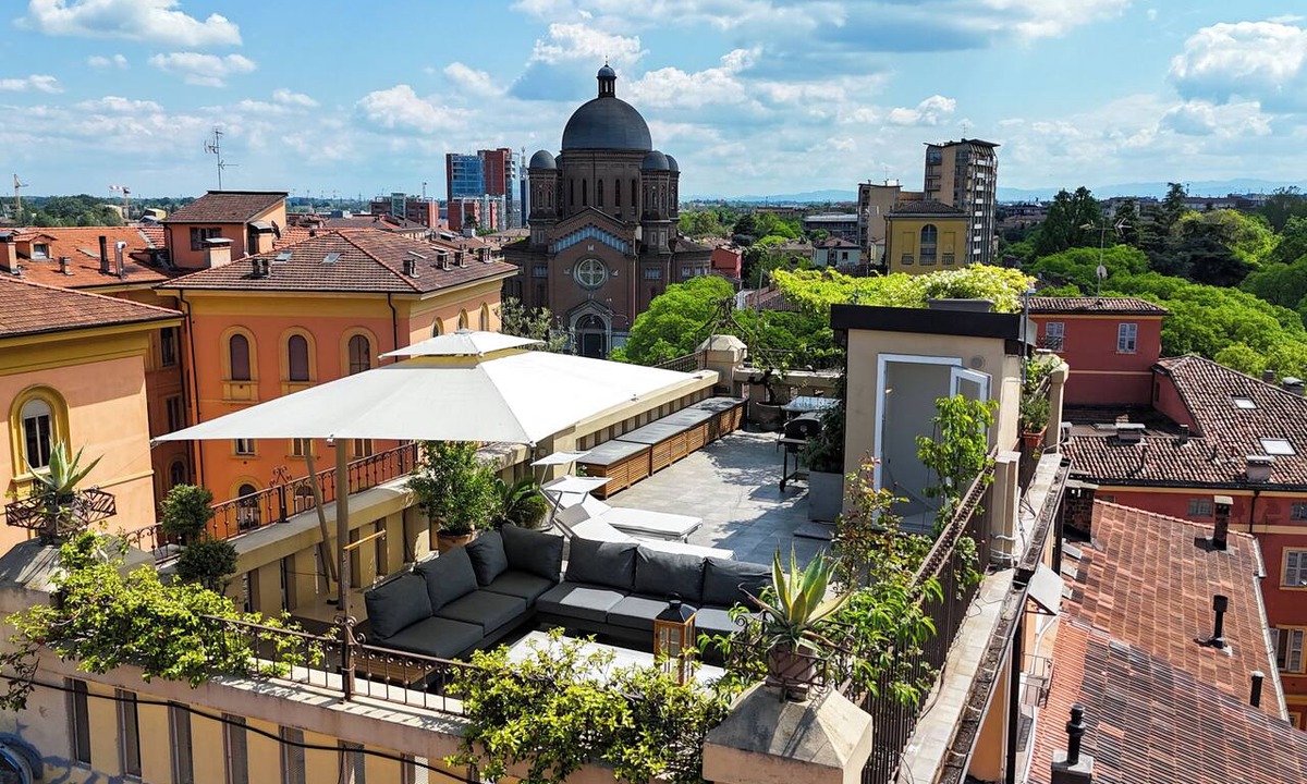 Old Town Apartment | Terrazza Bonasi | Relaxation & Cinema in the Historic Center
