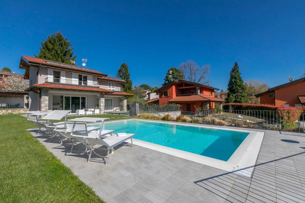 Besozzo Villa | Villa Il Gelsomino Bellavista in Lake Maggiore - Happy Rentals