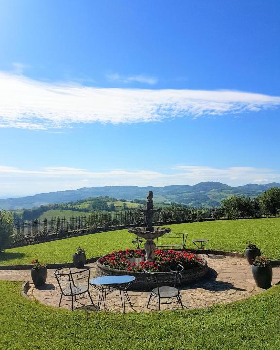 Piozzano Bed & Breakfast | Villa La Palazzina