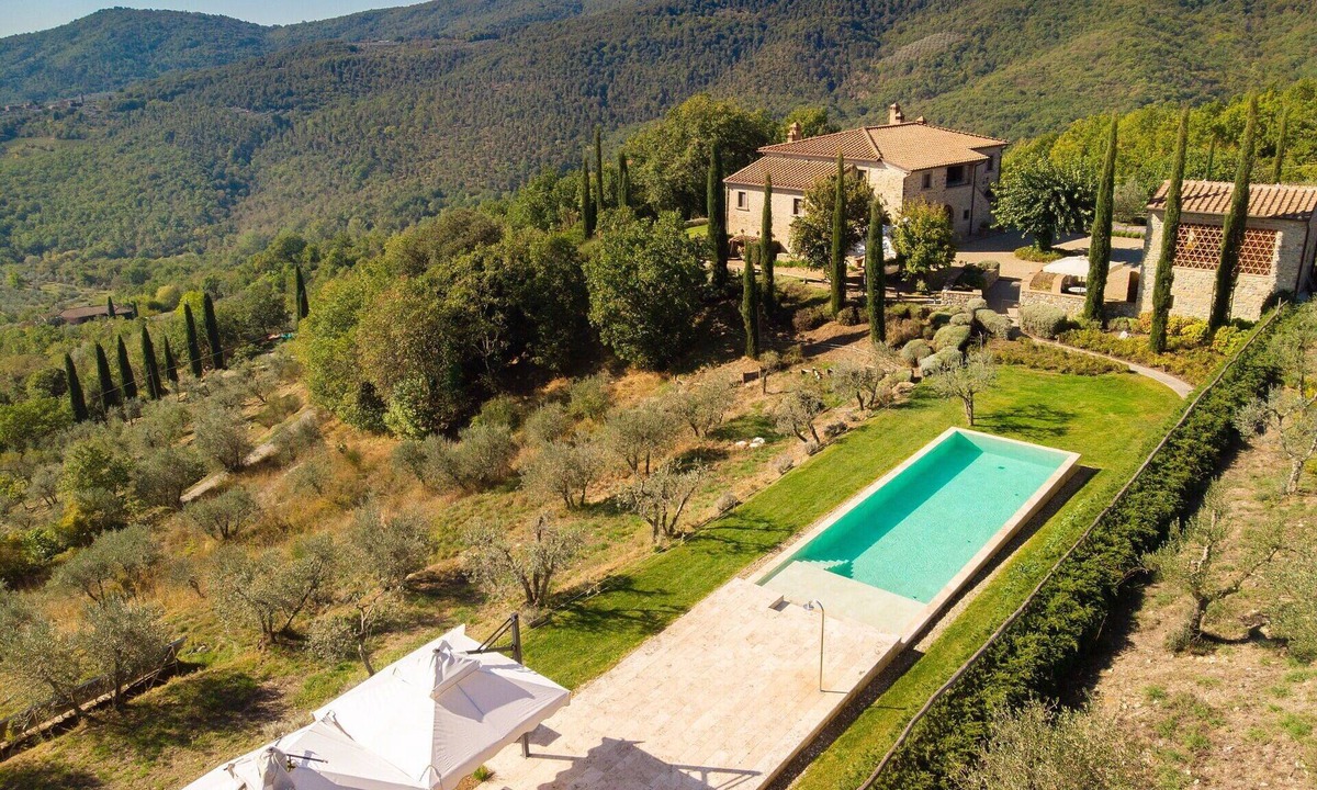 Bucine Villa | Wonderful private villa for 12 guests with A/C, private pool, WIFI, TV, patio and panoramic view