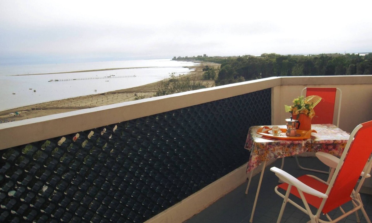 Grado Pineta Apartment | Wonderful Seaview Flat With Terrace
