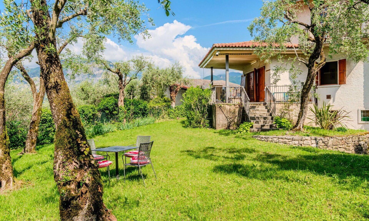 Assenza Villa | Wonderful villa for 4 guests with WIFI, A/C, TV, patio and pets allowed
