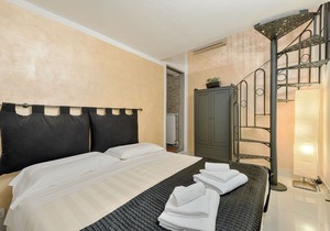 Apartment Santo Spirito Frescos, big house in the heart of the neighborhood of Santo Spirito in Florence