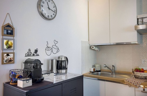 Miramare Apartment | [4 Spaces] Parking, Ocean View, 50m from the Beach, Air Conditioning