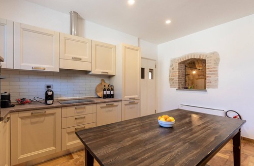 Passignano sul Trasimeno House | 6 bedroom cozy home in Passignano sul T