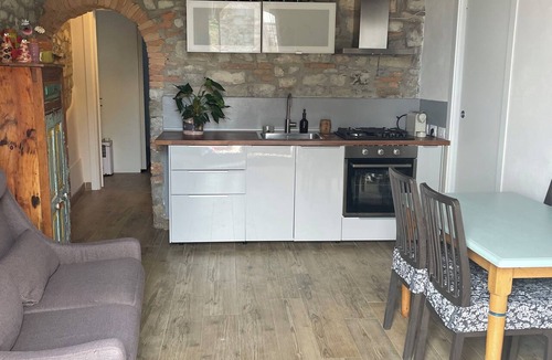 Sesto Fiorentino House | A charming two-room apartment surrounded by greenery on a farm just a short walk from the city