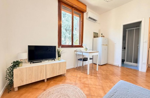 Buon Pastore-Sant'Agnese-San Damaso House | A practical and welcoming 24-square-meter studio apartment, perfect for two people, located on the first floor of a building without an elevator.The property is situated just a short distance from the Modena Policlinico and is well-connected to the city