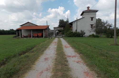 Oleggio House | Agriturismo La Farazzina
