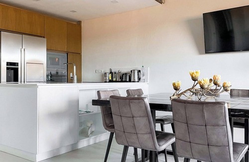 Greve in Chianti Villa | AMORE RENTALS - Villa Bacci with Indoor Heated Pool, Garden and Parking