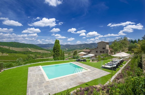 Panzano in Chianti Villa | AMORE RENTALS - Villa Bellaflore with 3 Private Pools, Garden, Terraces and Parking