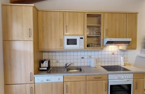 Colà Di Lazise Apartment | Apart Dina Lazise, pool, parking, WIFI, KLima, garden, laundry package