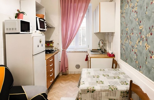 Barriera Vecchia-San Giacomo Apartment | Apartment 'Adele' with Wi-Fi and Air Conditioning