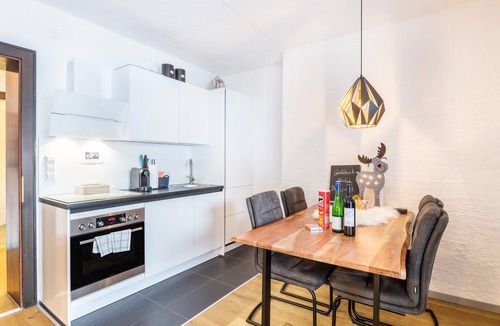 Weidach Apartment | Apartment "Andy's Bergjuwel" with Mountain View, Wi-Fi & Balcony