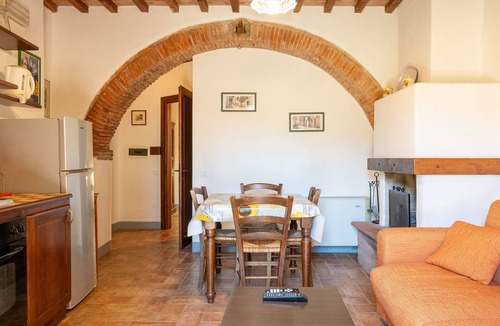 Santa Reparata Apartment | Apartment 'Borraggio' with Shared Pool, Shared Garden and Wi-Fi