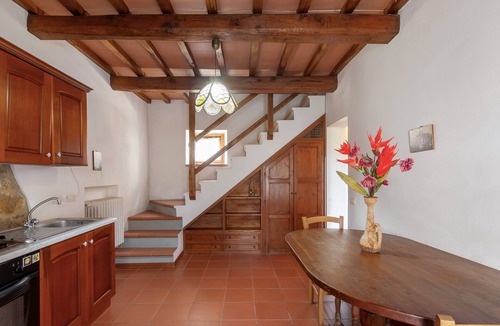 Panzano in Chianti Apartment | Apartment 'Cipressaia Botticelli' with Shared Pool, Private Terrace and Wi-Fi