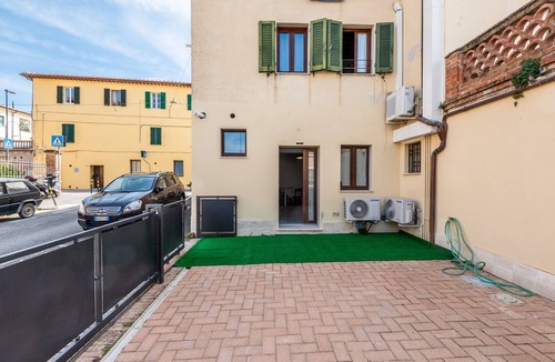 Siena Apartment | Apartment 'La Porta Del Palio' with Private Terrace, Wi-Fi and Air Conditioning
