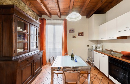 Salo Apartment | Apartment 'Laura' with Wi-Fi and Air Conditioning