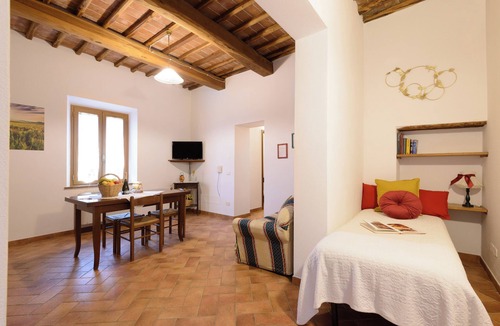 Asciano Apartment | Apartment Le Biancane delle Crete Senesi Aciano Siena