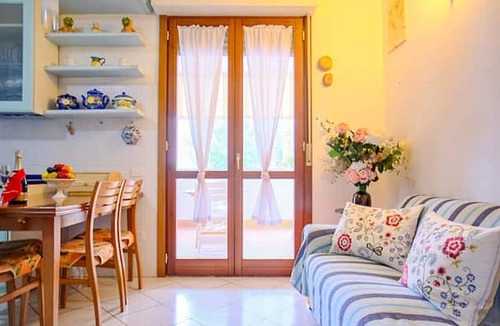 Ponte a Greve Apartment | Apartment 'Suite La Casella' with Private Terrace, Wi-Fi and Air Conditioning