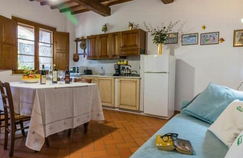 Castiglione del Lago Apartment | Apartment With Views Of Lake Trasimeno