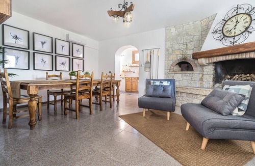 San Pietro di Feletto Villa | Apt Wanderlust 2 with swimming pool[Zone Unesco].