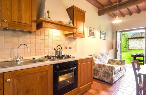 Bucine House | Authentic farmhouse with pool