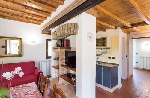Montefiascone Villa | Beautiful apartment in villa with WIFI, pool, hot tub, TV, patio, pets allowed and panoramic view
